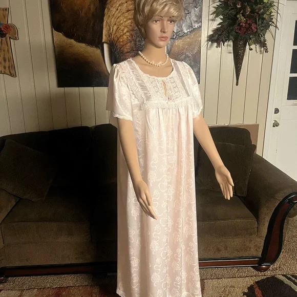 Vintage~ Christian Dior Size Medium Pink Elegant Nightgown